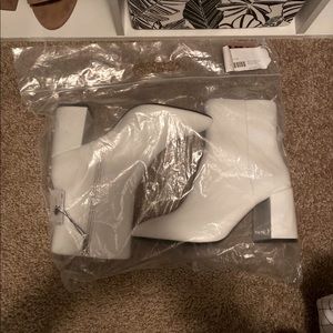 Size 6 White Boots for sale!